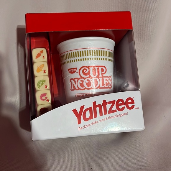Hasbro Other - Yahtzee Game